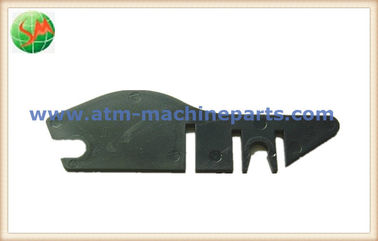 445-0601636 NCR 自動支払機の部品の黒のプラスチック ガイドのパージ 445-0593562 ガイドのノート